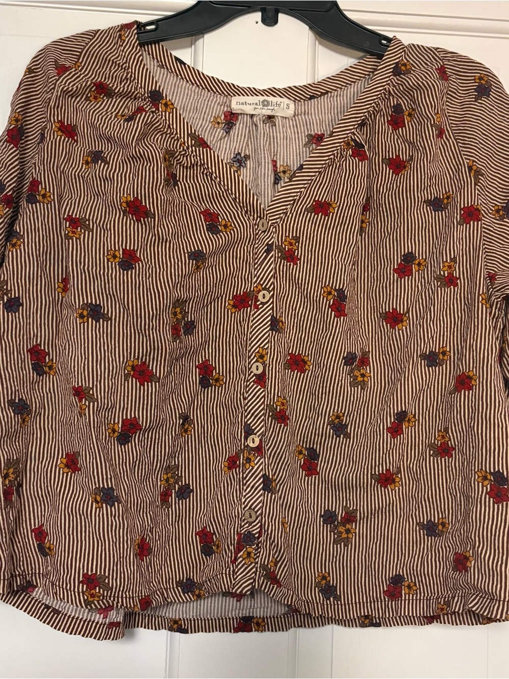 NATURAL LIFE Abby Blouse in Ditsy Garden Stripe - Picture 7 of 9